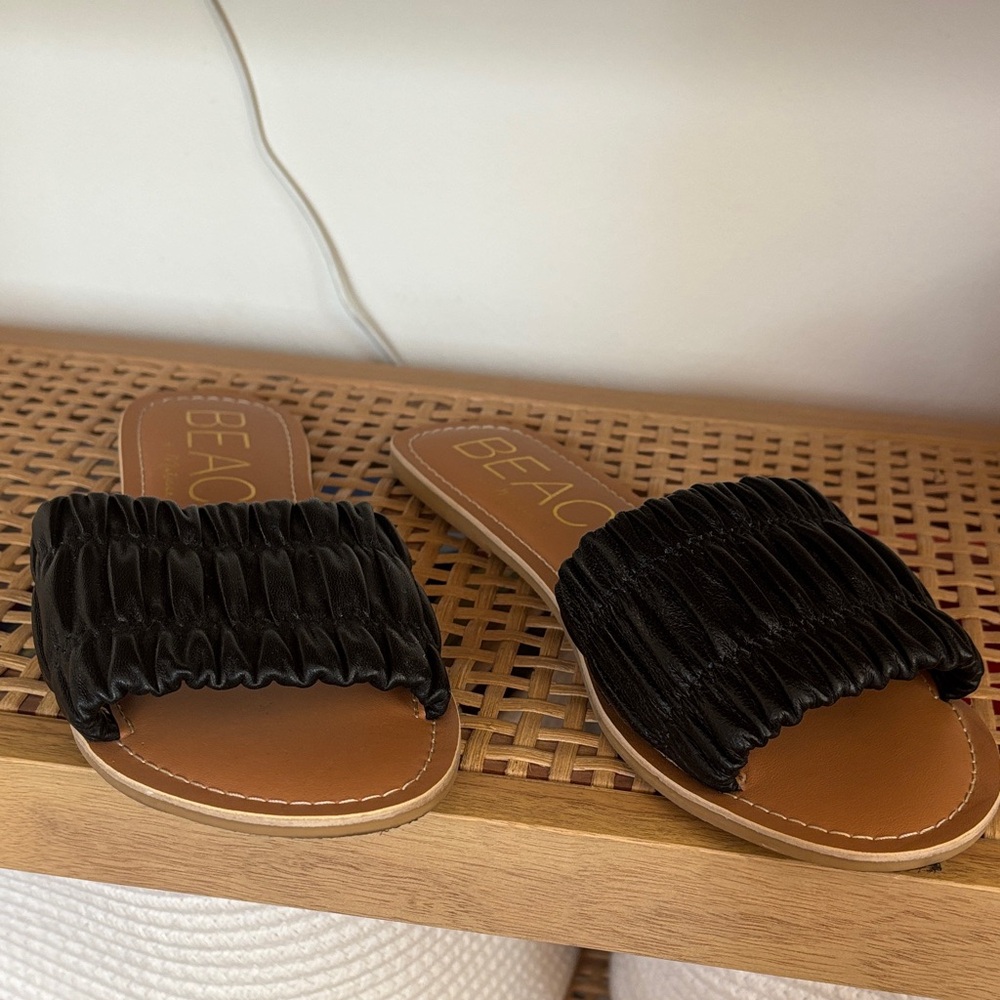 BEACH Black Ruched Slide Sandals